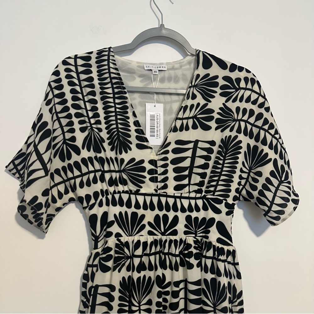 New Baltic Born Austin Kimono Dress in black and cream print v-neck short sleeve - Picture 4 of 9
